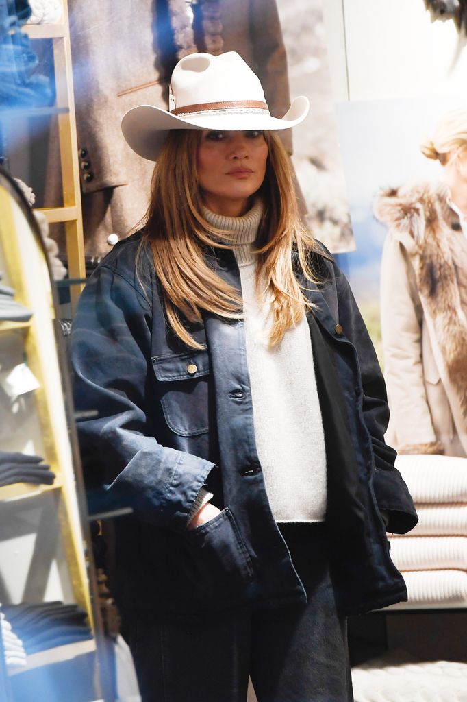 Jennifer Lopez pasa las Navidades en Aspen con sombrero de vaquero