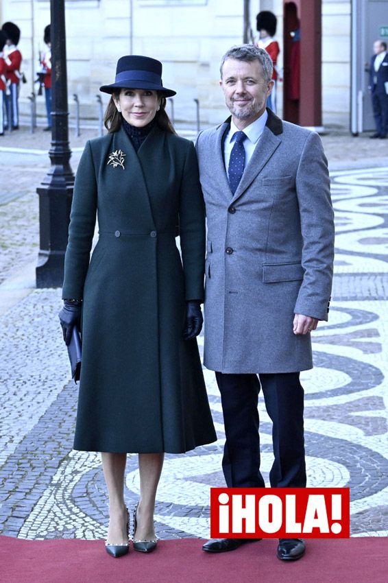 Mary de Dinamarca y su look inglés para recibir a los reyes Felipe y Letizia