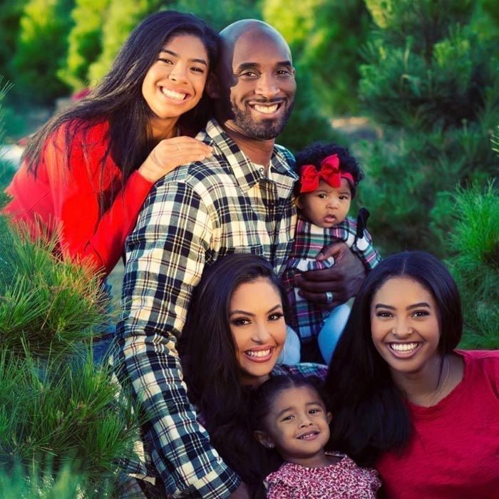 Kobe Bryant con su mujer Vanessa y sus hijas