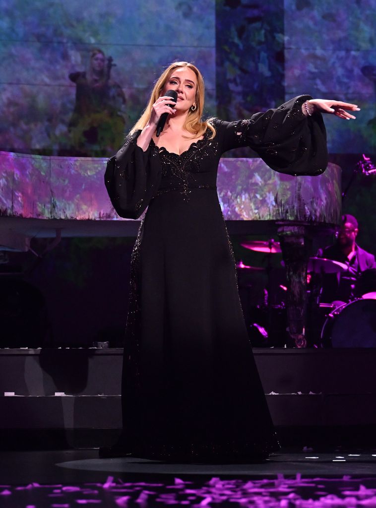 Adele actúa durante su último espectáculo de residencia en Las Vegas «Weekends with Adele», en The Colosseum at Caesars Palace el 23 de noviembre de 2024 en Las Vegas, Nevada.