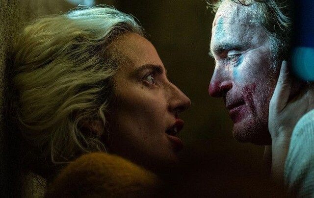 Aunque la crítica no ha sido muy benévola con la cinta, sí ha alabado las actuaciones de Lady Gaga y Joaquin  Phoenix, sus protagonistas