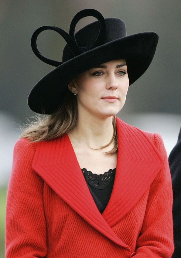 kate_middleton_sombrero_negro_3z