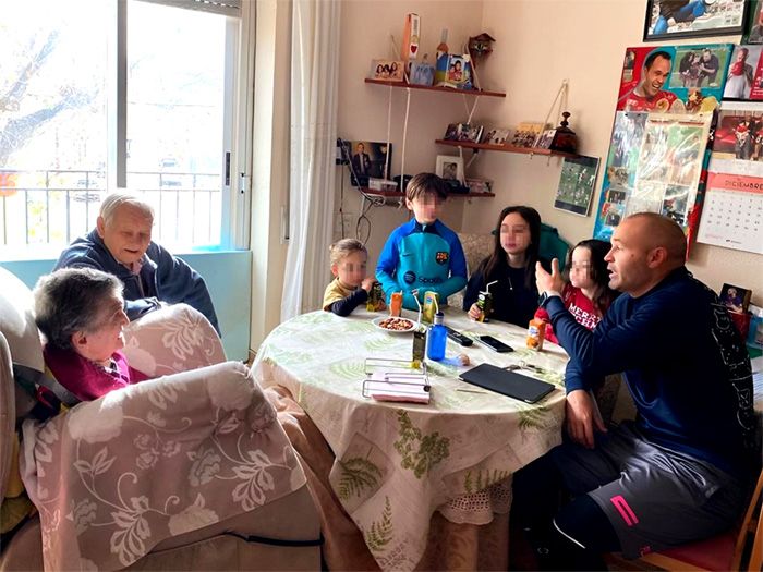 Andrés Iniesta con su familia