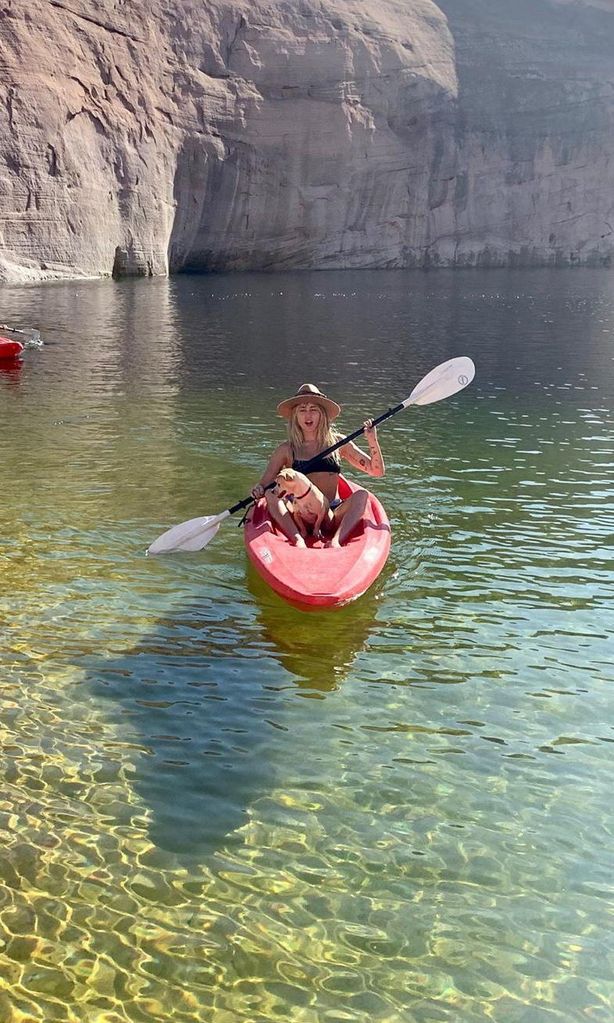 miley cyrus en kayak de vacaciones