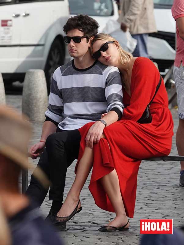 EXCLUSIVA: Karlie Kloss y Joshua Kushner pasean su amor por la calles de Roma