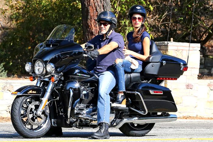 clooney-amal-moto-gtres