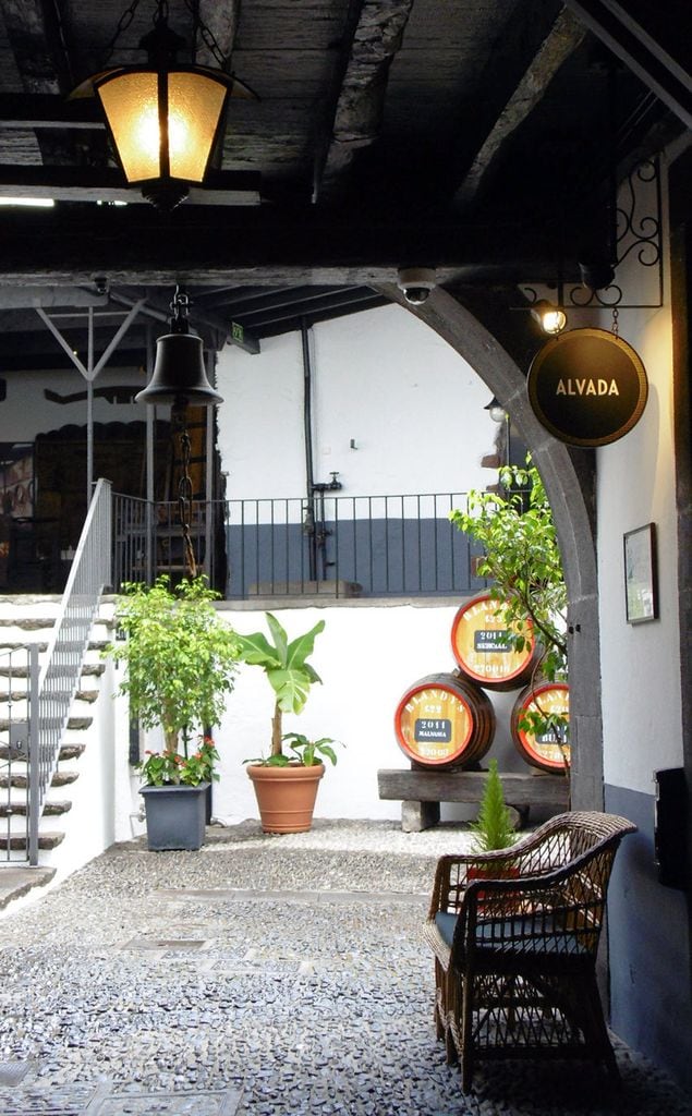 bodegas-funchal-2