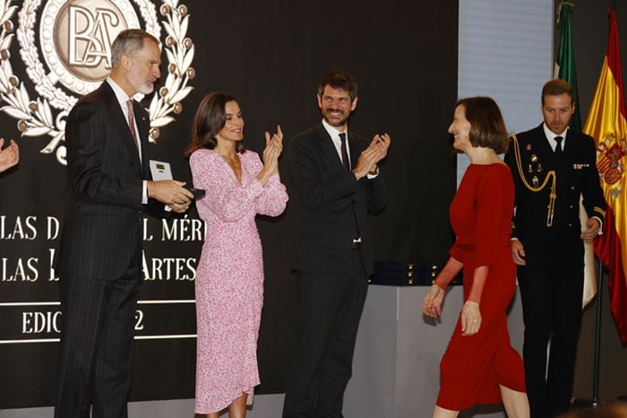 Los Reyes entregan en Cádiz las medallas de oro a las Bellas Artes