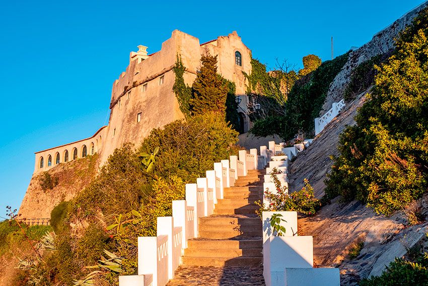 vila-nova-de-milfontes-alentejo-castillo