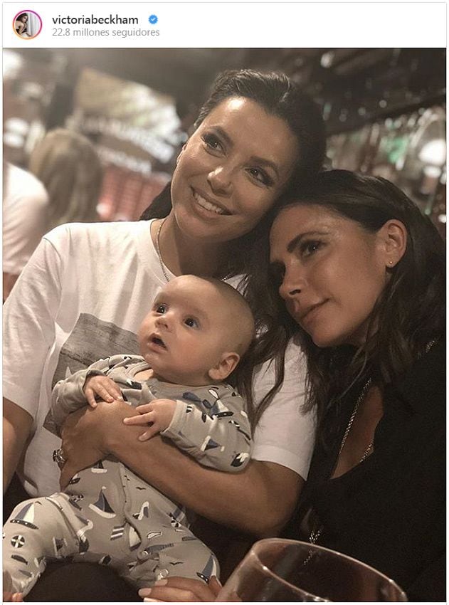 Victoria Beckham por fin conoce al hijo de Eva Longoria