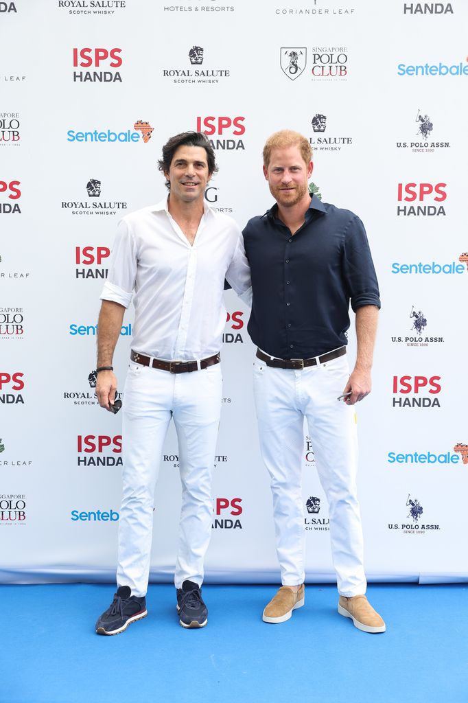 Nacho Figueras y el príncipe Harry en Singapur durante un torneo de polo, deporte que practican juntos (agosto de 2023)