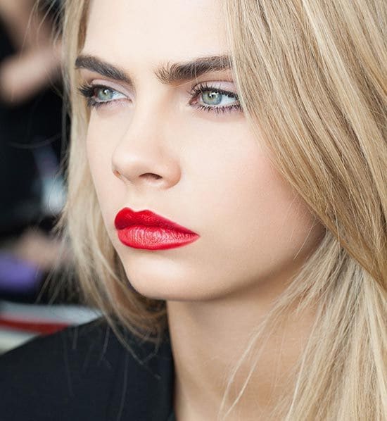 Cara Delevingne, imagen de Yves Saint Laurent Beauté Make Up.