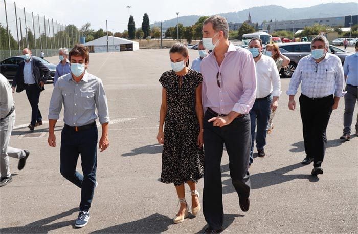 Fernando Alonso, perfecto anfitrión de los Reyes en su visita a Asturias