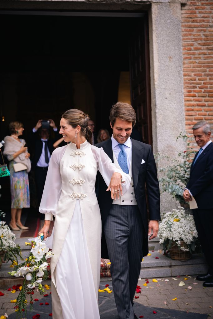 Novia con ramo de orquídeas