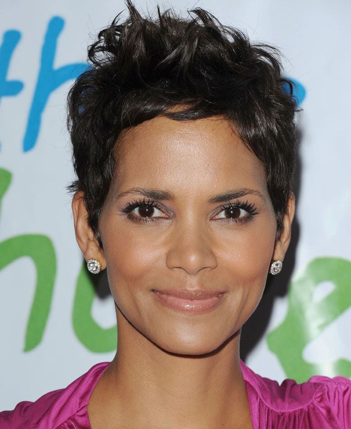 halle-berry-pixie