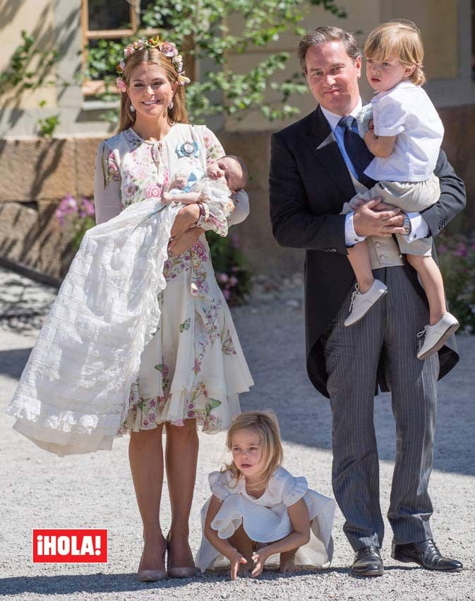 Magdalena de Suecia con su marido y sus hijos