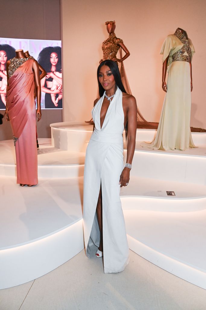 Naomi Campbell asiste a la fiesta del verano de V&A en Londres, que celebra su exposición retrospectiva 'NAOMI: In Fashion'.