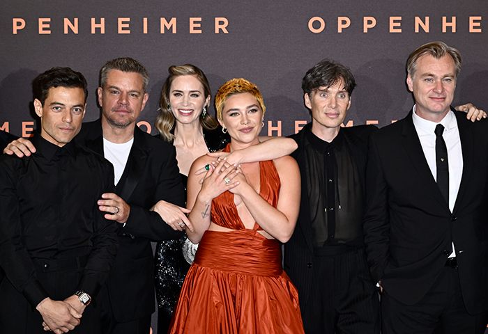 Christopher Nolan con los actores de Oppenheimer