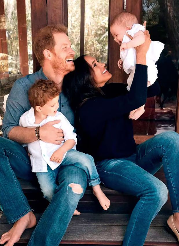 Los duques de Sussex junto a sus hijos