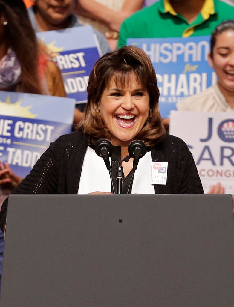 Annette Taddeo habla en el mitin del Latino Victory Project en la Universidad Internacional de Florida el 2 de noviembre de 2014 en Miami, Florida.