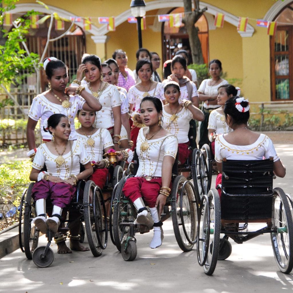 HO4151 IRENE URDANGARIN CAMBOYA