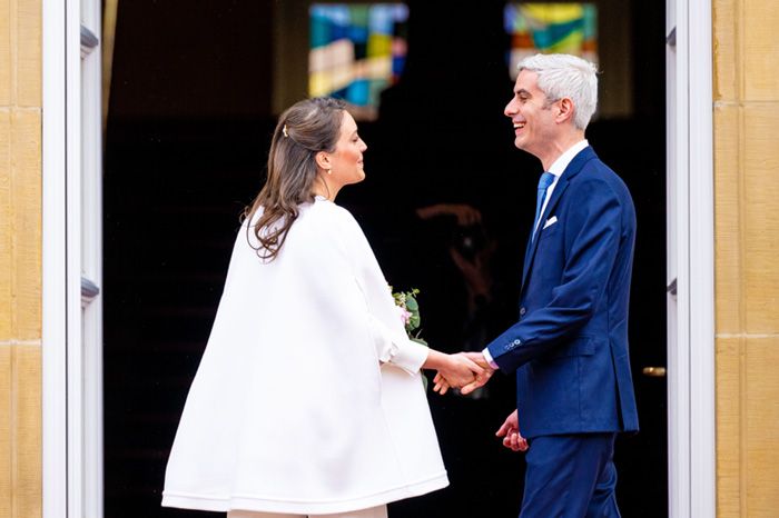 Alexandra de Luxemburgo y su marido saliendo de su boda civil 