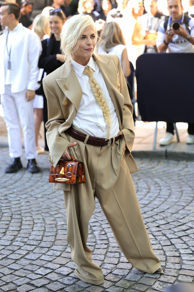 Selma Blair a su llegada al desfile de Schiaparelli Haute Couture otoño-invierno 24/25