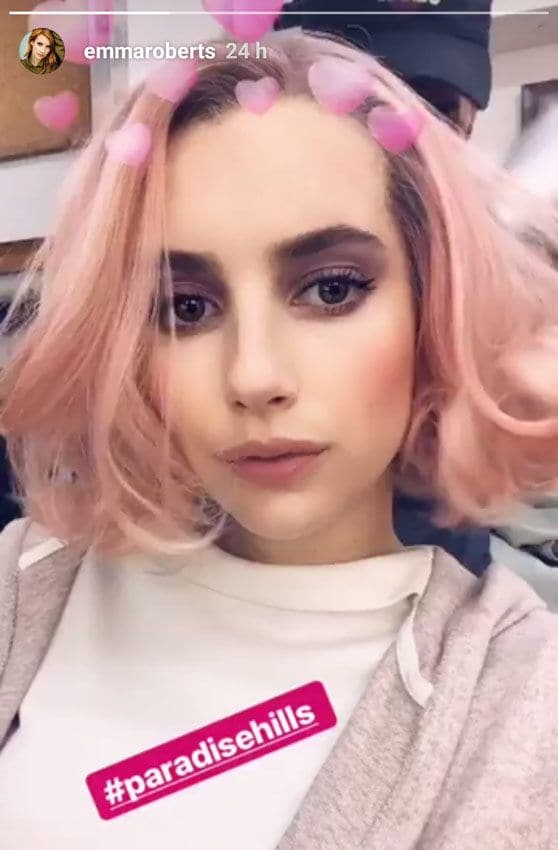 Emma Roberts pelo rosa