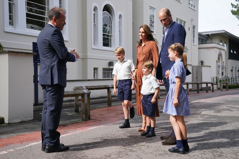 Los príncipes de Gales con sus hijos