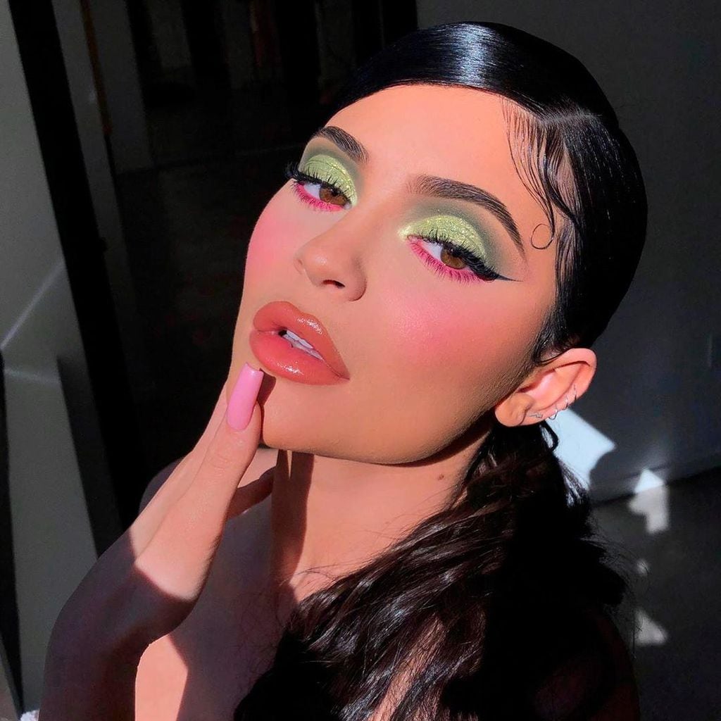 kylie jenner joins the baby hair trend