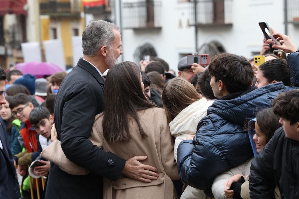 LOS REYES VISITAN EL AYUNTAMIENTO DE CUENCA