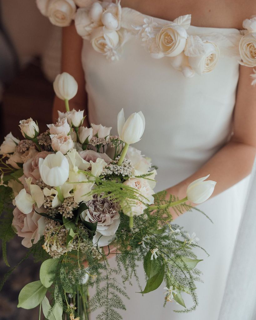 Ramo de novia blanco y rosa pastel