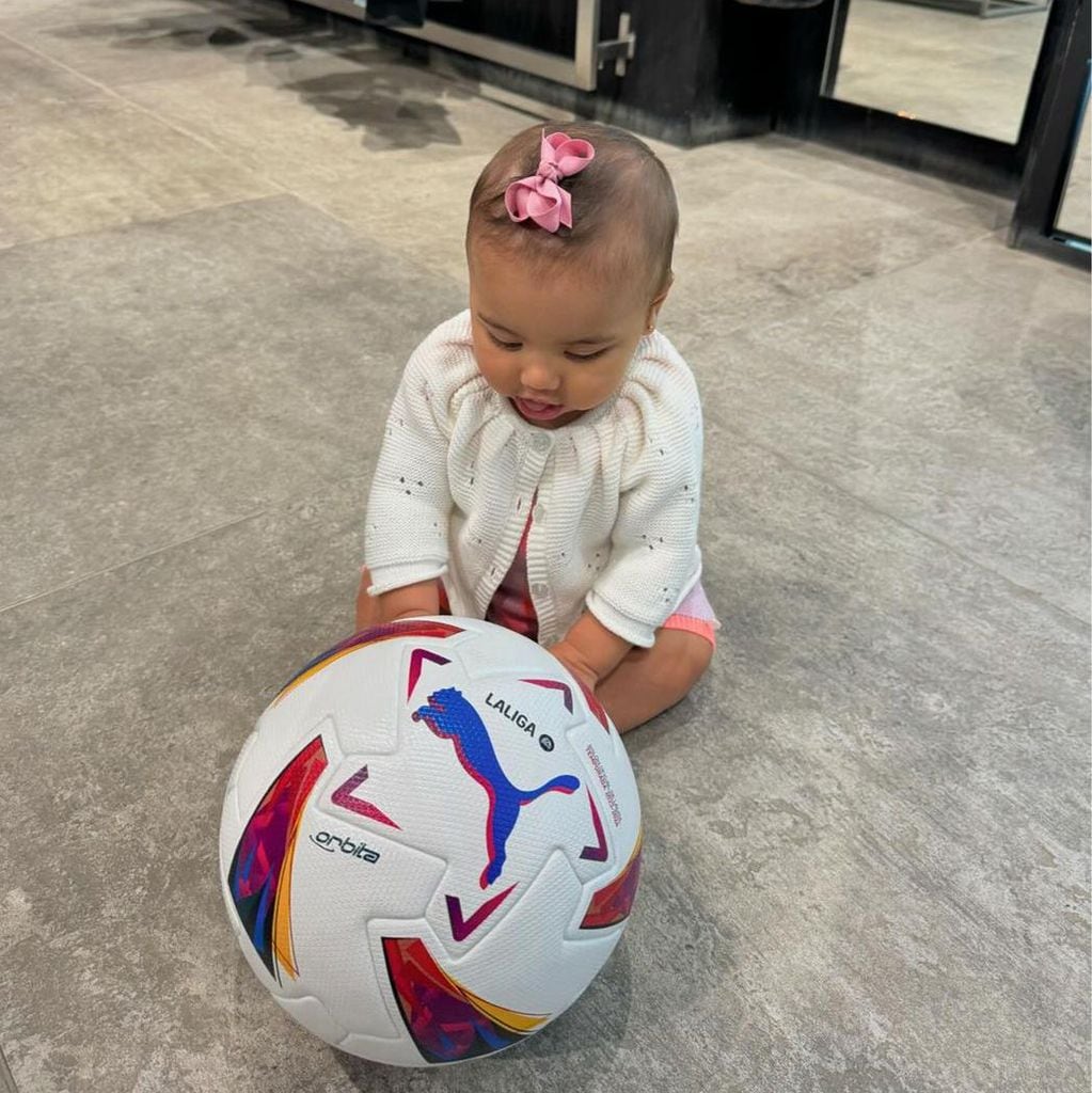 Neymar y su hija Mavie