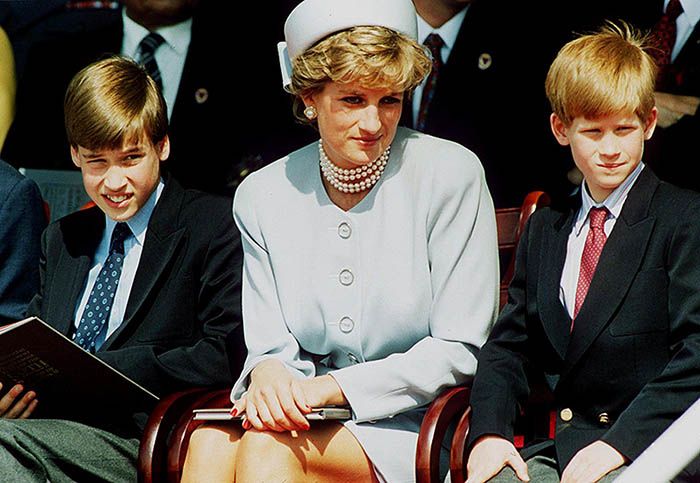 La princesa Diana con Harry y Guillermo en 1995