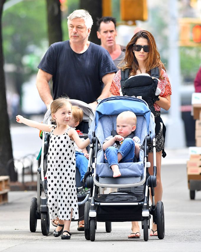 El paseo en familia de Hilaria Baldwin 