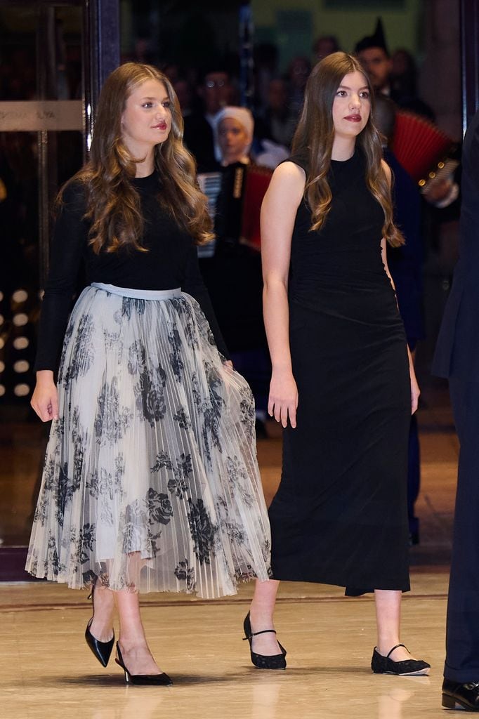 La princesa Leonor y la infanta Sofía en el concierto de los Premios Princesa de Asturias el 24 de octubre de 2024