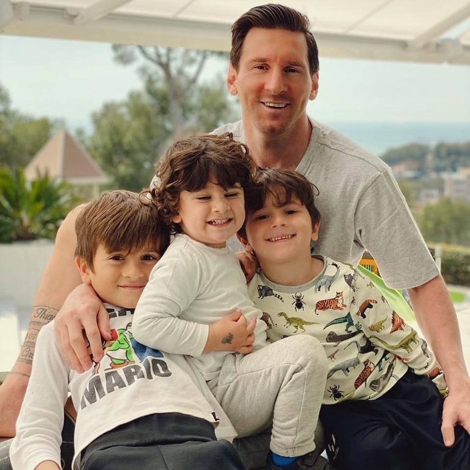 Lionel Messi y su familia por el día el padre