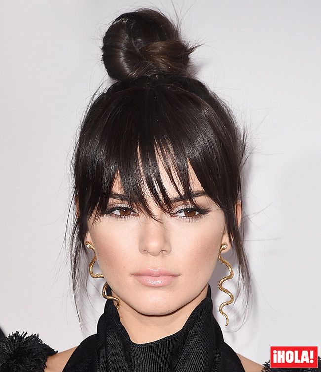 Nos enamoró el look que Kendall Jenner eligió para acudir a la alfombra roja de los American Music Awards
