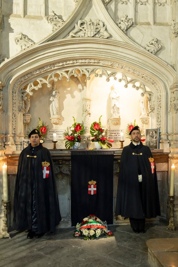 Manuel Filiberto de Saboya en la misa en memoria de sus abuelos en la Abadía Hautecombe