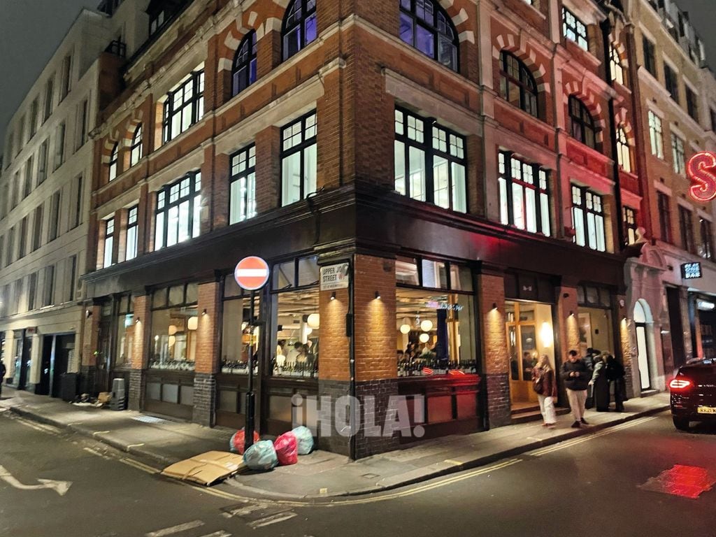 Los actores salieron a cenar en uno de los restaurantes de moda del Soho londinense, uno de los barrios más famosos de la ciudad por su amplia oferta en restauración