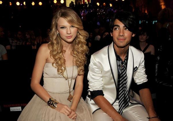 Taylor y Joe salieron durante el verano de 2008, una historia de amor que no prosperó y cuya ruptura fue muy comentada
