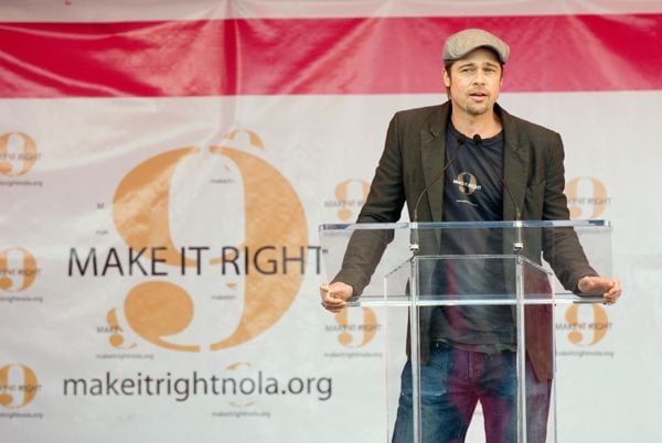 Brad Pitt en una conferencia de su fundación ‘Make It Right’, una organización sin ánimo de lucro comprometida con la financiación y construcción de 150 nuevas viviendas sostenibles en Nueva Orleans tras el huracán Katrina 