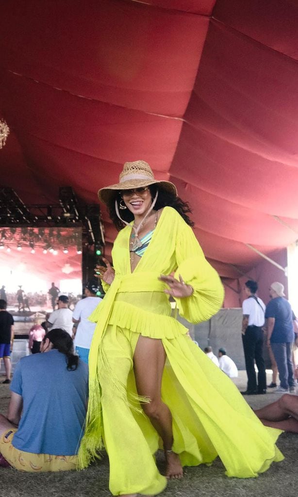 HO4057 Coachella Vanessa Hudgens