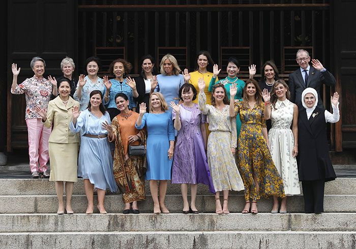 Primeras Damas y Philip May en la foto de familia del G-20 en Osaka