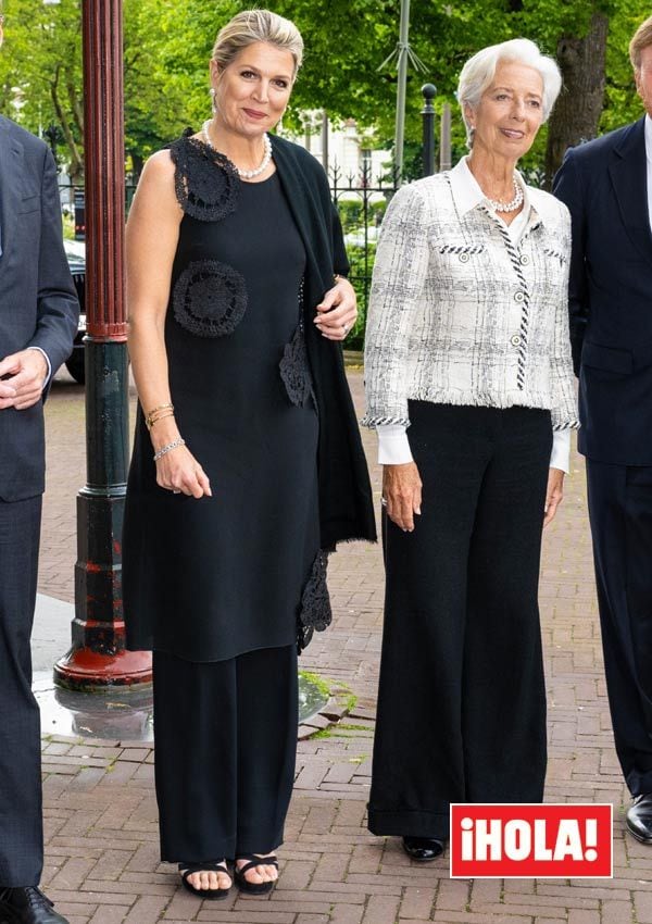 Máxima de Holanda con look negro