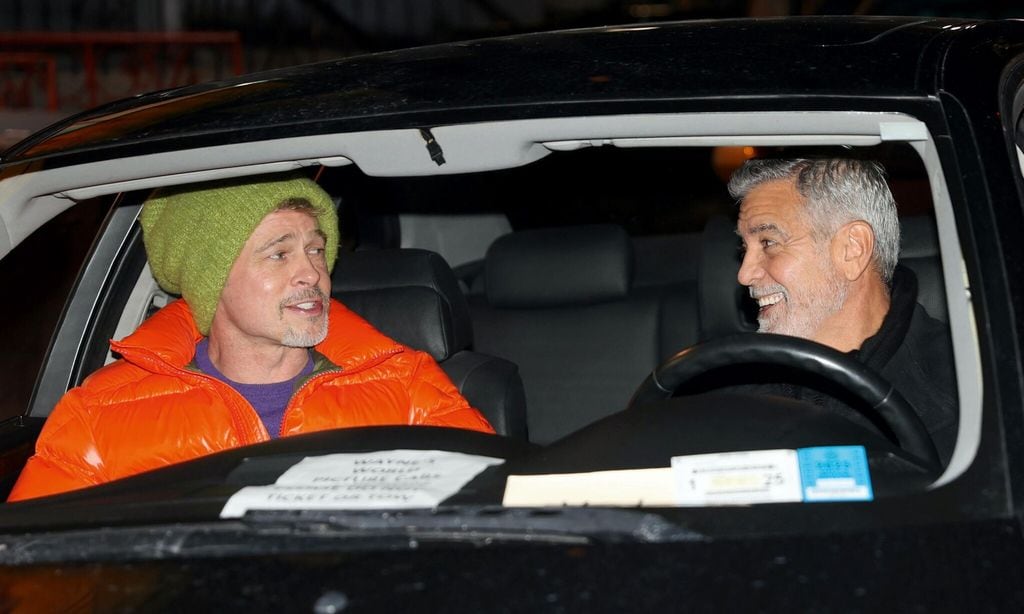 HOLA 4097. Brad Pitt y George Clooney durante el rodaje de Wolves en Nueva York.