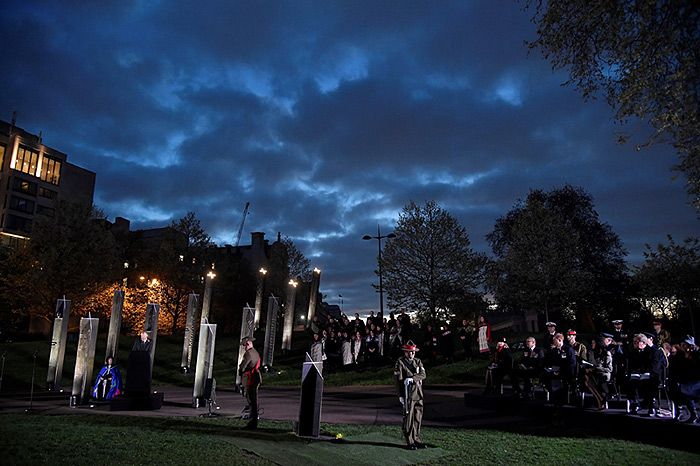 Príncipe Harry y Meghan Markle, en el acto conmemorativo del Día de Anzac