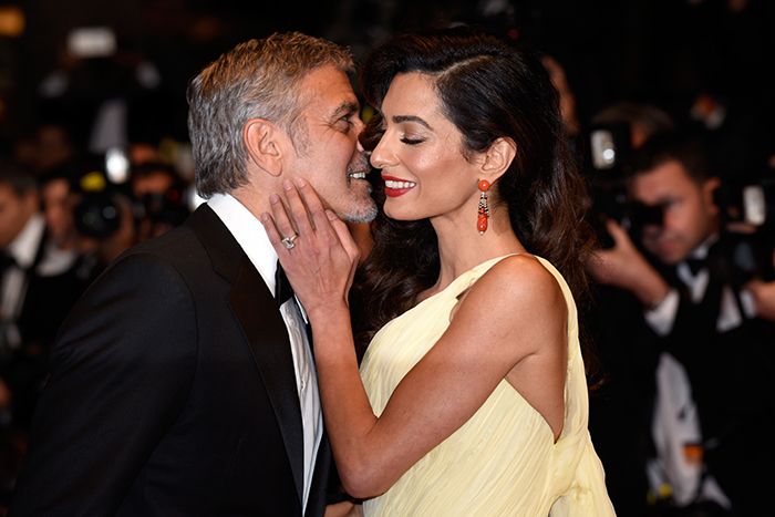 Anillo de compromiso de Amal Clooney corte esmeralda