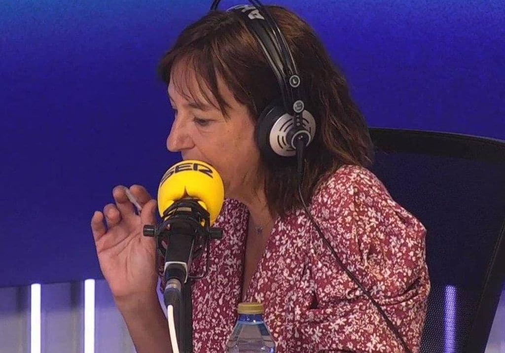 Sara Vítores en el estudio de 'Hoy por hoy' de la Cadena SER