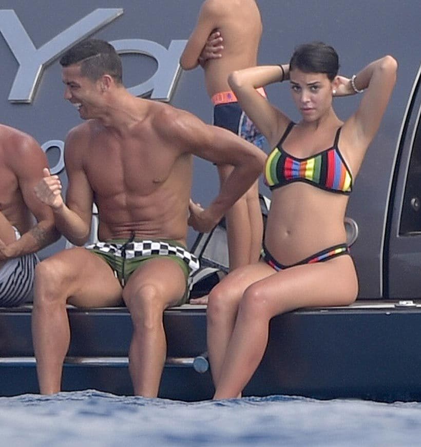 georgina_rodriguez_bikini1a